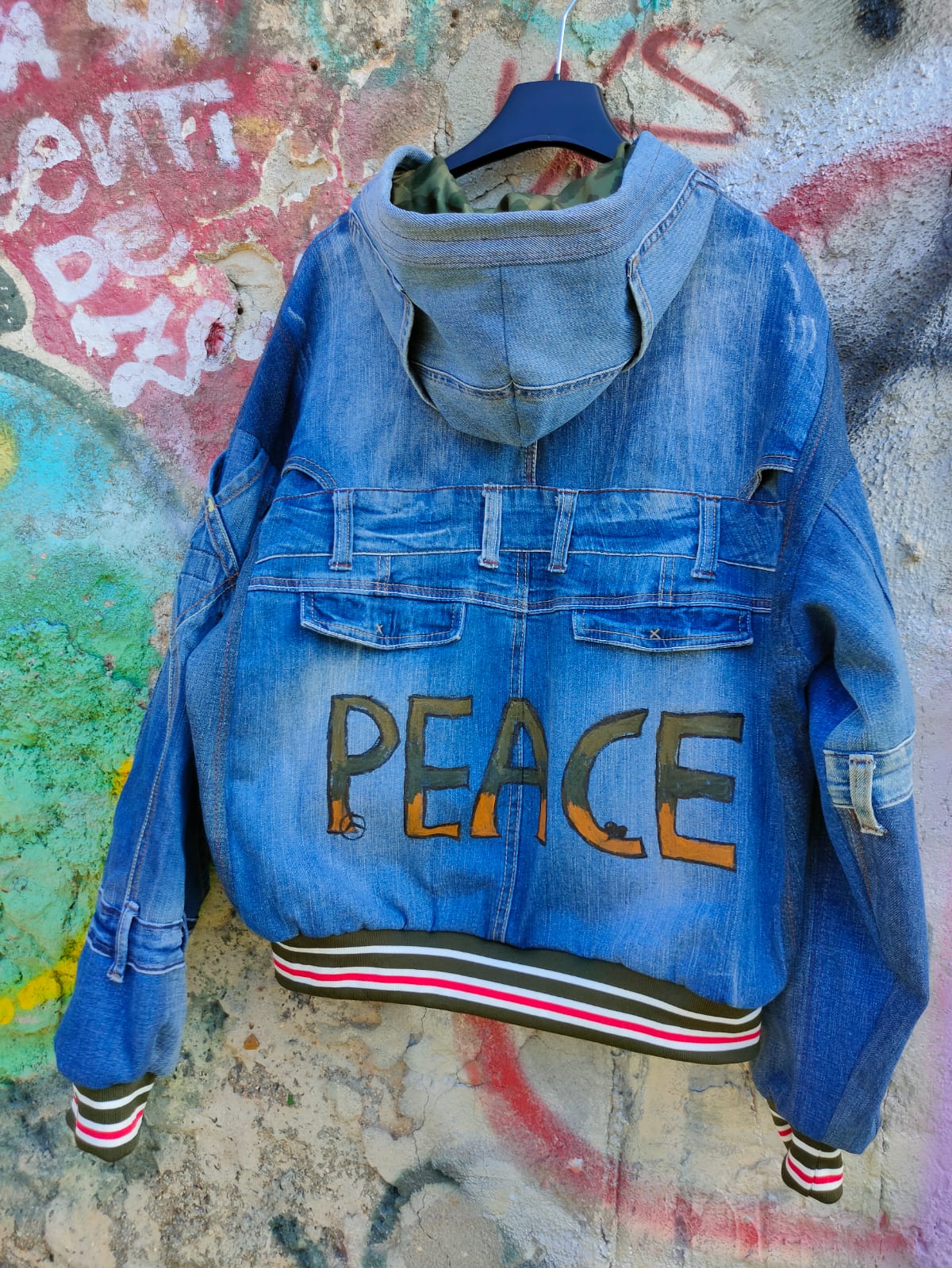 Felpa Unisex in Denim Riciclato con Dettagli Mimetici