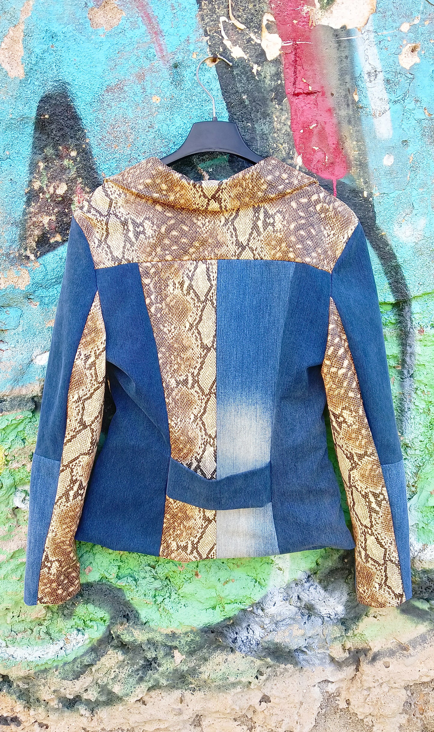 Giacca Biker in Denim Riciclato e Nappa con Stampa Pitonato