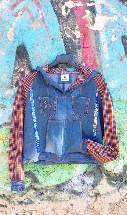 Felpa Corta da Donna in Denim Riciclato con Maniche in Tartan